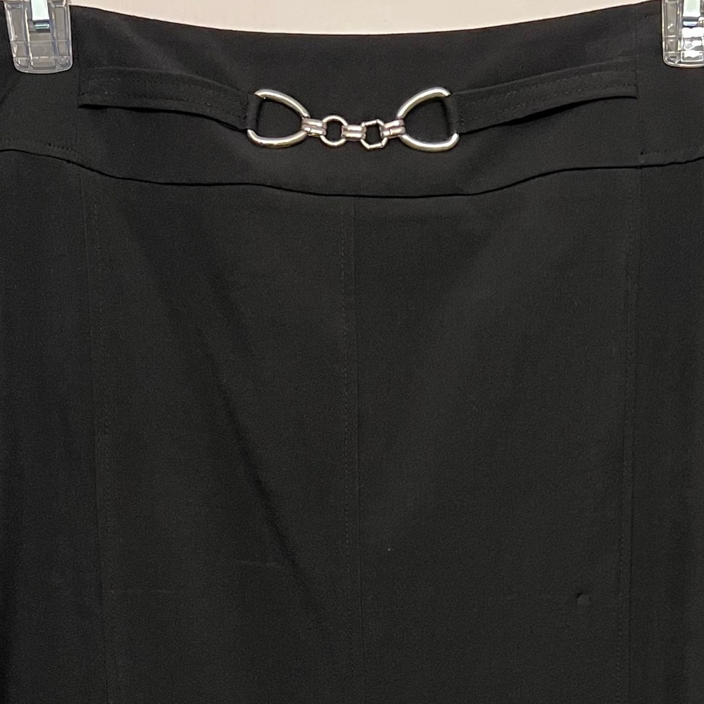 Elegant Black Midi Skirt with Silver Accent - Picture 2 of 5